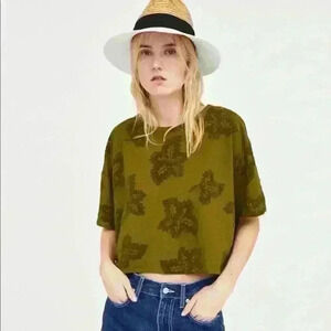 Zara crop tee with velvet leaf pattern MEDIUM